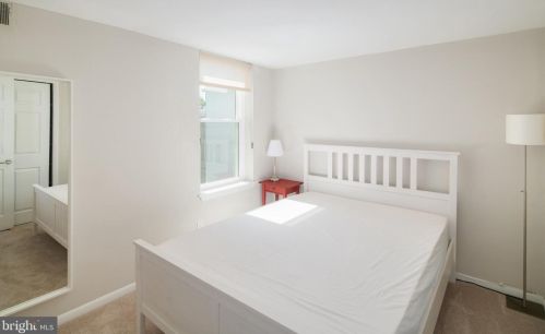 807 18 St, Philadelphia PA 19130-1502 exterior