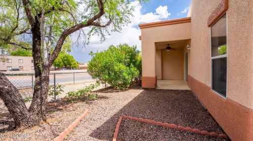 1602 Paseo Ln Tinaja, Green Valley AZ 85614-3987 exterior