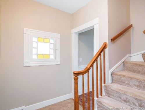 198 Elm St, Wallingford CT 06492-3229 exterior