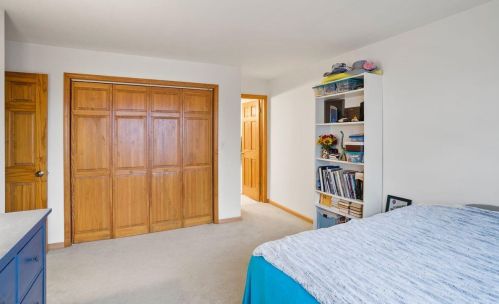 1707 Prospect Ave, Milwaukee WI 53202-1967 exterior