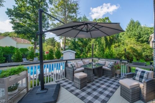 4 Crestwood Cir, Mount Olive, NJ 07828-2536