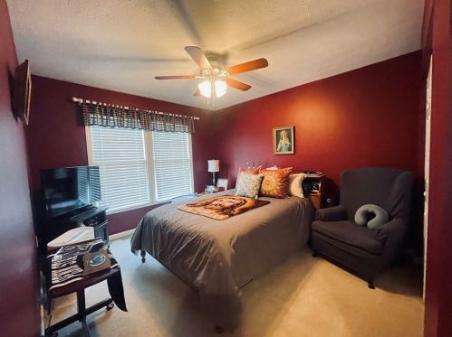 102 Cedar Rdg Dr, Monaca PA 15061-2748 exterior