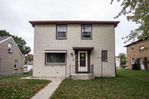 3389 Whitnall Ave, Milwaukee, WI 53207-2750