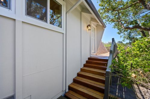 40 Colorados Dr, Millbrae, CA 94030-2108