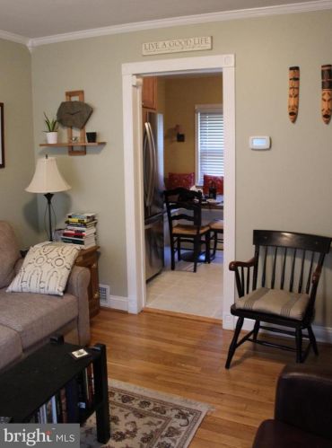 1735 Cameron St, Alexandria VA  22314-2706 exterior