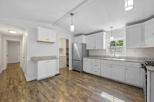 54 Brown Ave, Seabrook NH 03874-5605 exterior