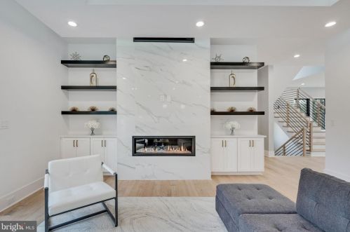 1422 Mayflower Dr, Mc Lean VA 22101-5615 exterior