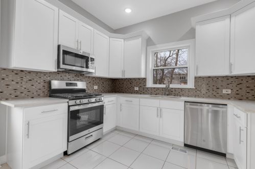 25 118th Pl, Chicago IL 60628-5801 exterior