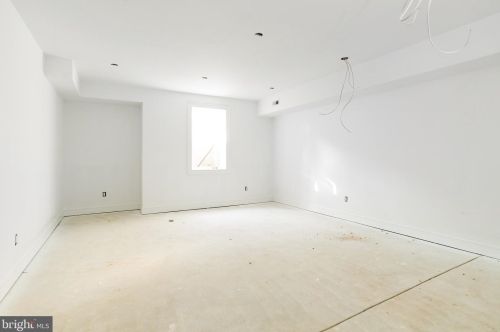 207 Gorgas Ln, Philadelphia PA 19119-1324 exterior