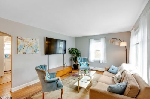 49 Ashby Ave, Livingston NJ 07039-2025 exterior