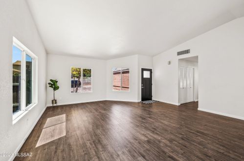 7081 Camino Triste, Tucson AZ  85746-7985 exterior