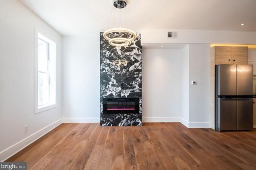 2833 Jackson St, Philadelphia PA  19145-2426 exterior