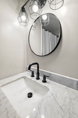 214 Fordyce St, Pittsburgh PA 15210-3269 exterior