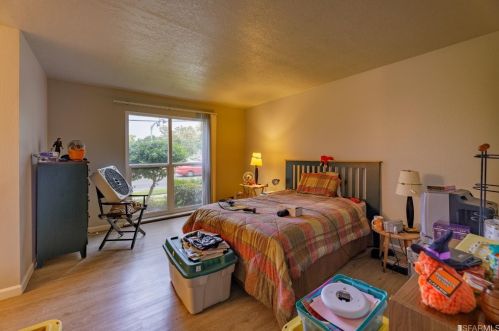 1050 Oak Grove Rd, Concord CA 94518-3254 exterior