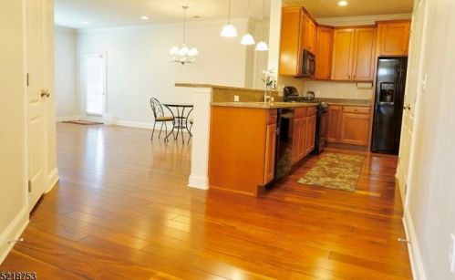 1001 Meadow Brook Ct, Whippany, NJ