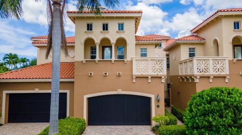 6501 Crown Colony Pl, Naples, FL 34108-8285