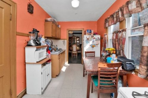 6030 California, Chicago IL 60659-3915 exterior