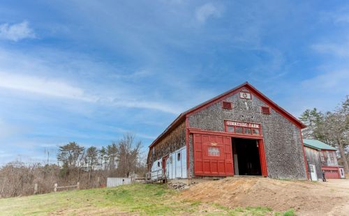 1240 Franklin Pierce Hwy, Barrington NH 03825-7331 exterior