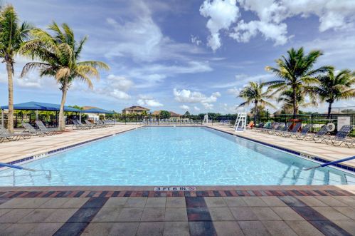 2544 Marshfield Ct, Fort Pierce FL 34953-4369 exterior