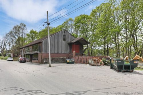 79 Commerce Ave, Killingly CT 06239-2804 exterior