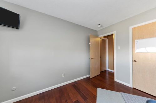 8757 Santa Bella Dr D, Hazelwood MO 63042-2917 exterior