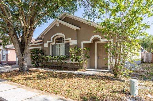 8846 Cypress Hammock Dr, Tampa, FL 33614-8100