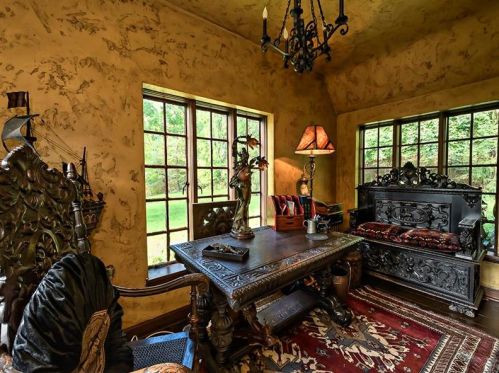 110 Inglewood Dr, Pittsburgh PA 15228-1505 exterior