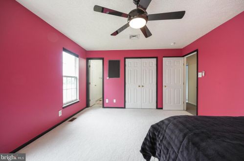 42 Hamilton Lk Dr, Trenton NJ 08619-3437 exterior