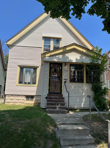 2222 Finn Pl, Milwaukee, WI 53206-1846