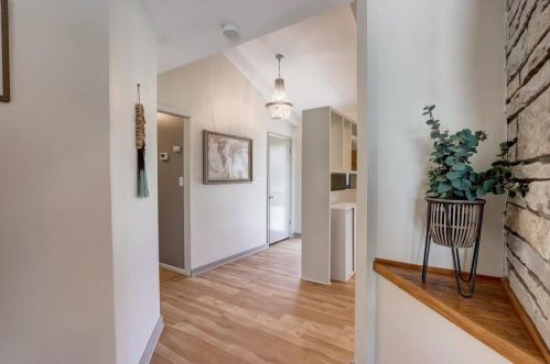 9200 Ironwood Ln, Milwaukee WI  53217-1211 exterior