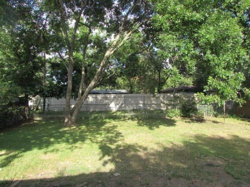 2404 Newton Cir, Irving TX  75062-6729 exterior