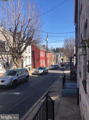 636 High St, Lancaster PA 17603-5526 exterior