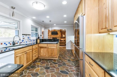 1907 Hampshire Ave, Saint Paul MN 55116-2401 exterior