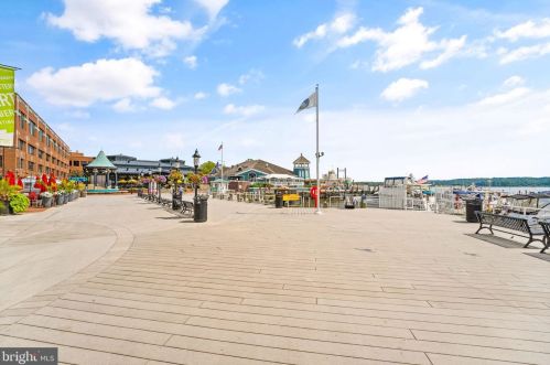 106 Ingle Pl, Alexandria VA 22304-7600 exterior