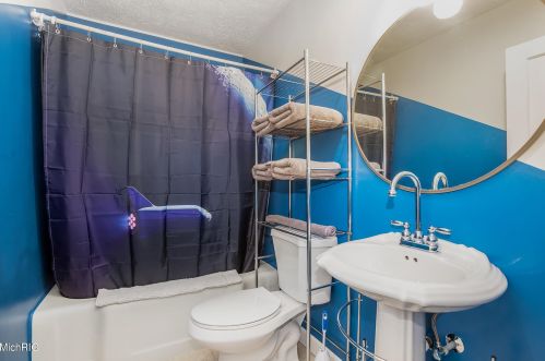 726 Edison St, Kalamazoo MI  49004-3414 exterior