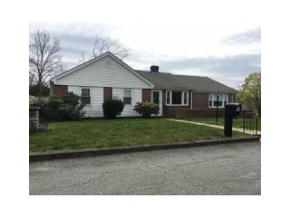 6 Greylock Rd, Bristol RI  02809-1626 exterior