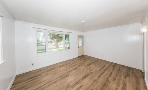 814 Holt Ave, Milwaukee, WI 53215-5122