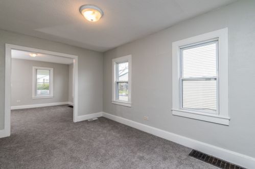 419 Ctr St, Waukegan IL 60085-3830 exterior