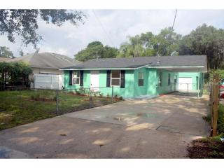 8322 El Portal Dr, Tampa, FL 33604-2813