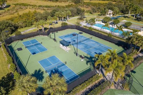 11269 Northland Dr, Fort Pierce FL 34987-1942 exterior