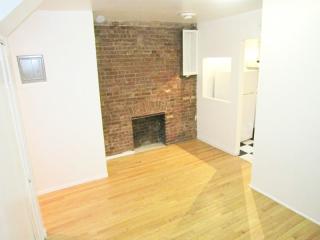 278 19th St, New York NY  10011-2675 exterior