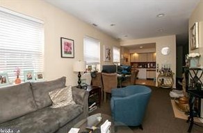 2047 Green St, Philadelphia PA 19130-3111 exterior