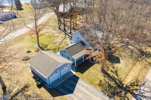 45551 Peninsula Dr, Grand Junction MI 49056-9462 exterior