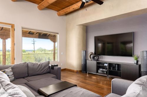 4421 Pontatoc Rd, Tucson AZ 85718-6750 exterior