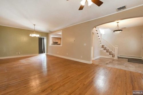 47 Kipp Ave, Hasbrouck Heights NJ 07604-1216 exterior