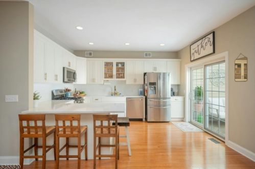 5 Cicely Ct, Sparta NJ  07871-8604 exterior