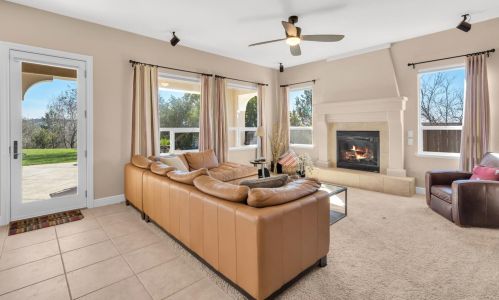 1403 Souza Dr, Folsom CA 95762-7559 exterior