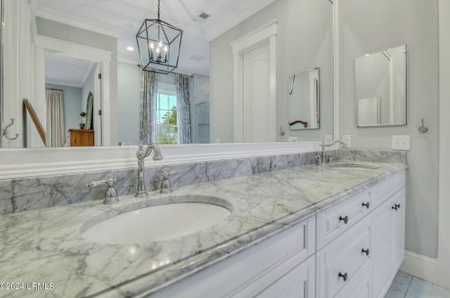 8 Berkeley Ct, Bluffton SC 29910-4839 exterior