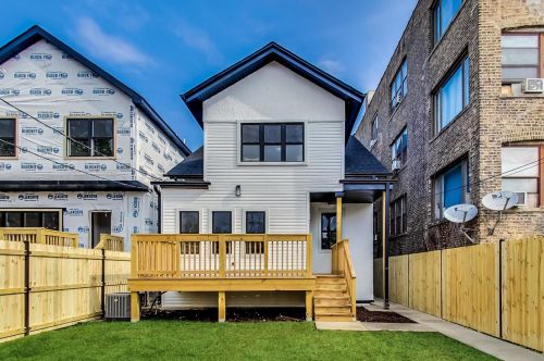 3111 Leland Ave, Chicago IL  60625-4406 exterior