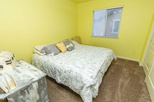 4227 Ivory Ln, Turlock CA 95382-7430 exterior